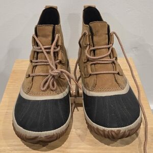 Tan and Black Women's Sorel Duck Boot Size 9